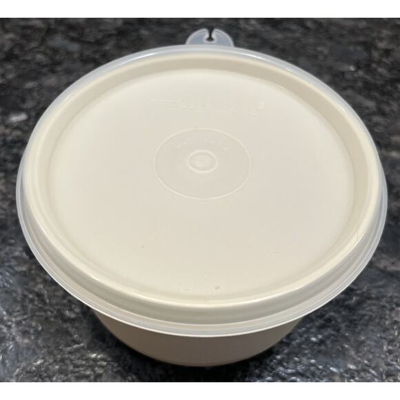 Vintage Tupperware Divided Vegetable Relish Chip & Dip Serving Tray & Lid - Picture 6 of 9